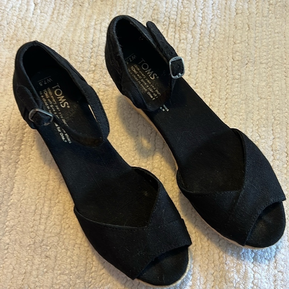 Toms blank sandal heels. With strap. Size 71/2. - Picture 3 of 6